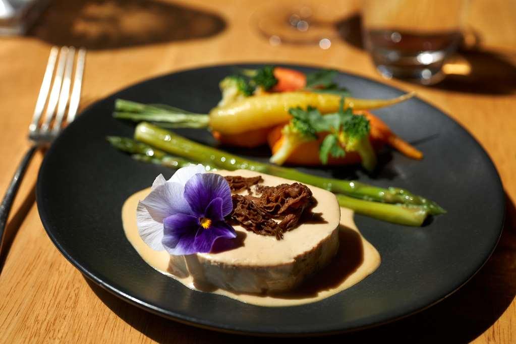 Le Clos De Bourgogne Moulins  Restoran fotoğraf